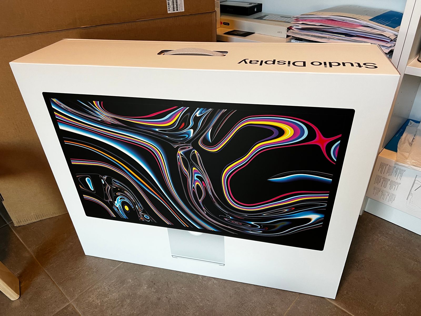 Apple Studio Display Unboxing! 